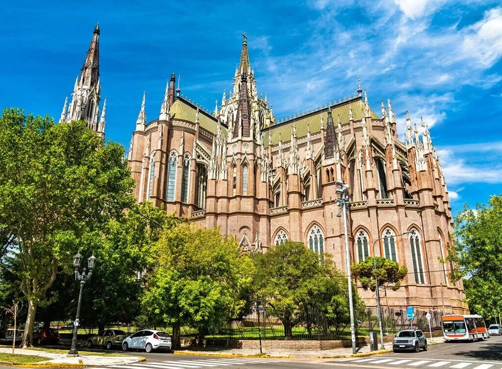 Arquitetura neogótica de La Plata, cidade universitária argentina